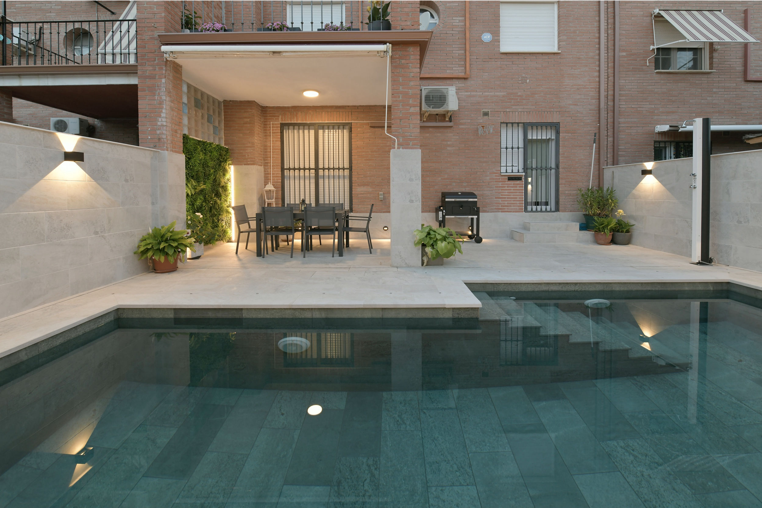 reforma y diseño de jardin y piscina en guadalajara